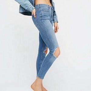 Free People Busted Knee Skinny Jeans 26 Blue